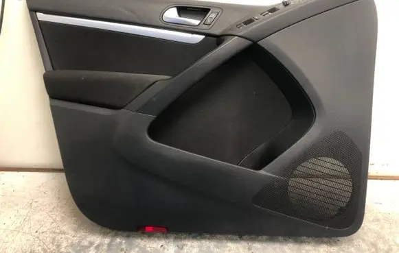Volkswagen Tiguan Front door card panel trim 5N0867011