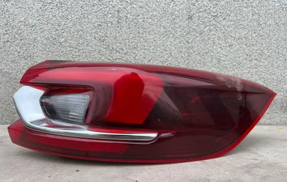 Opel Insignia B Rear/tail lights YR00148080 20590201 41221