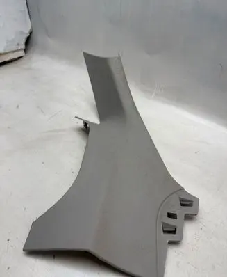 (D)pillar trim (top)