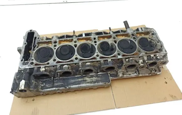 Mercedes-Benz S W116 Engine head R1100161201