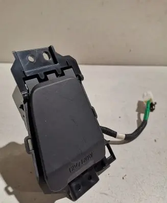 Lexus UX 12 V Socket (front) 588207604
