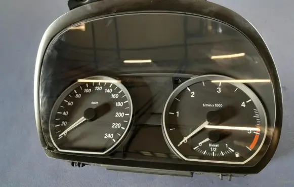 BMW 1 E82 E88 Speedometer (instrument cluster) 9141475