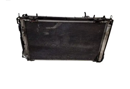 Toyota RAV 4 (XA40) Radiator set 4227508300 1635328170 1636326030