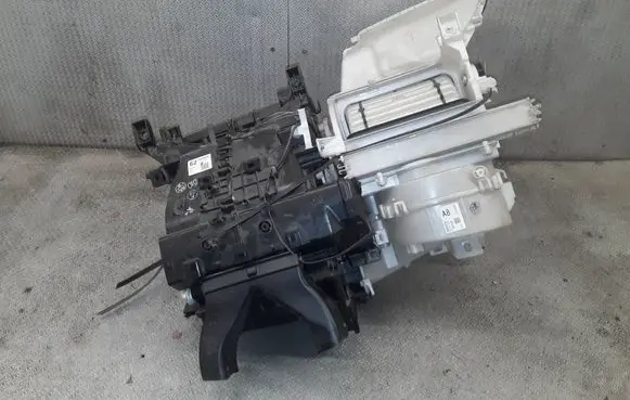 Toyota Yaris Interior heater climate box assembly 870500D250
