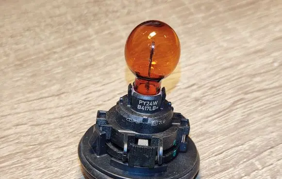 BMW M3 F80 Headlight/headlamp bulb 9905468 07119905468 7182521