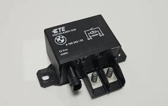BMW 5 F10 F11 Coolant fan relay 9198302 441528 V23132A2001X30