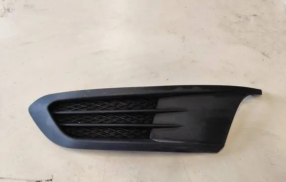Volkswagen Jetta VI Front bumper lower grill 5C6853665