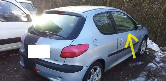 Peugeot 206 Front door window/glass (coupe) 