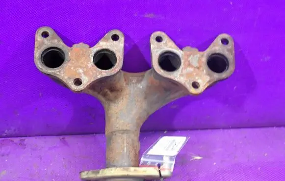 Toyota Corolla E110 Exhaust manifold