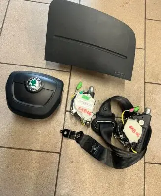 Skoda Fabia Mk2 (5J) Airbag set 