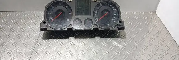 Volkswagen PASSAT B6 Speedometer (instrument cluster) A2C53194181