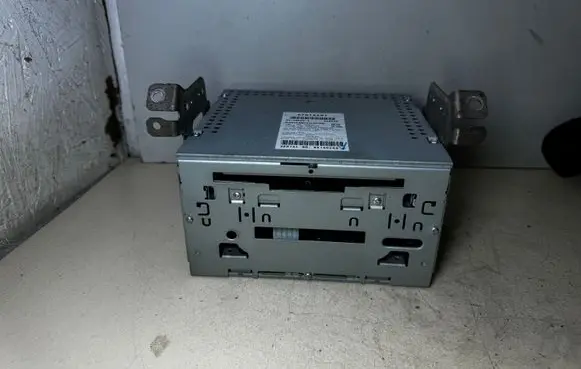 Mitsubishi Lancer VIII Radio/CD/DVD/GPS head unit 8701A261 82165289 82165289A