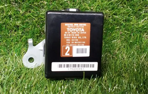 Toyota Prius (XW20) Door central lock control unit/module 8974147110 2584AB31UG