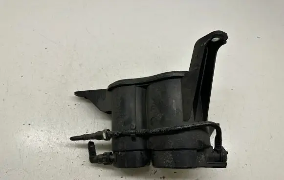 Active carbon filter fuel vapour canister