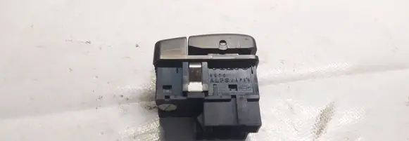 Volvo 850 Windscreen/window heater switch 9128263 96W05K