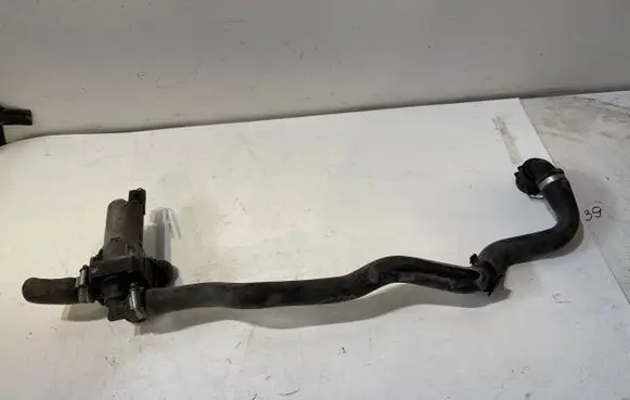 BMW 3 E90 E91 Coolant heater control valve 6928246 0392020097