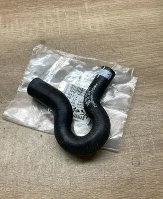Opel Corsa B Breather hose/pipe 90530400