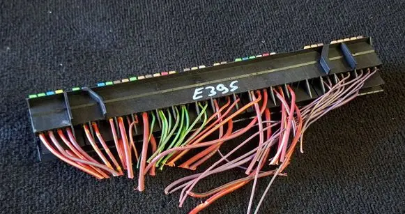 BMW 5 E39 Fuse module 9366570