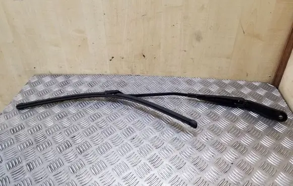 Volvo XC60 Front wiper blade arm