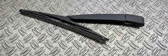 Nissan Qashqai Rear wiper blade arm 