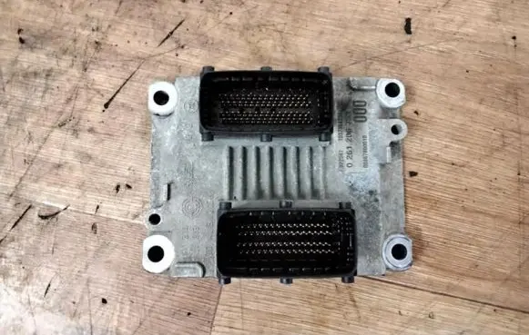Fiat Punto (188) Engine control unit/module ECU 0261206753