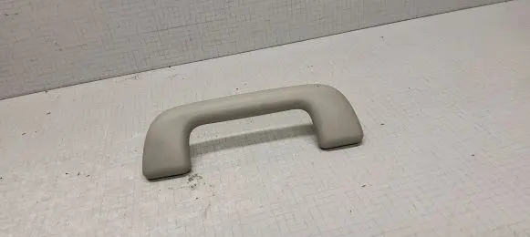 Toyota Verso Front interior roof grab handle L1020374