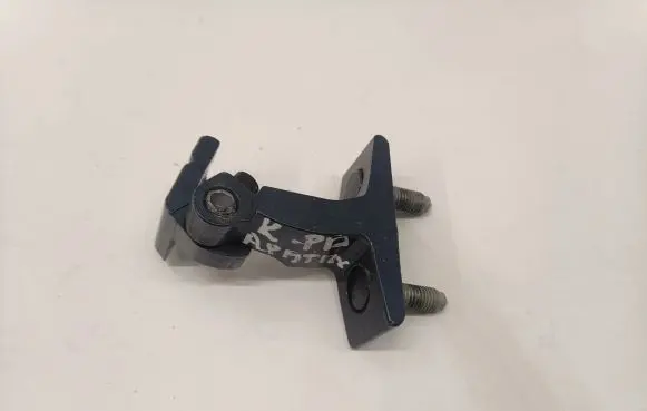 Mercedes-Benz CLA C118 X118 Front door lower hinge 