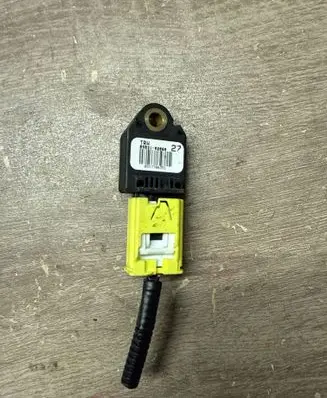 Toyota Auris 150 Airbag deployment crash/impact sensor 8983102060 0557786351