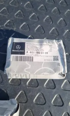 Mercedes-Benz V Class W447 Oil filter mounting bracket A6511800109
