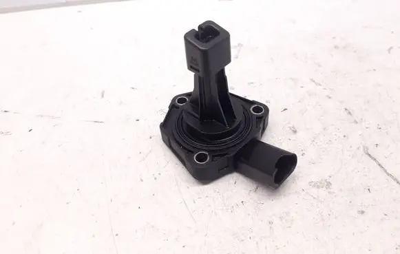 Audi A4 S4 B8 8K Oil pressure sensor 03C907660G