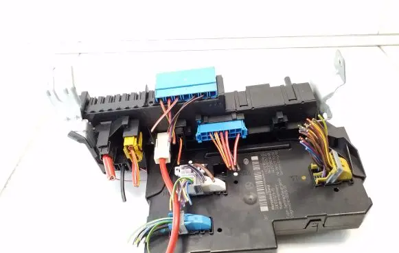Mercedes-Benz E W212 Fuse module A2129009622 A2129015205