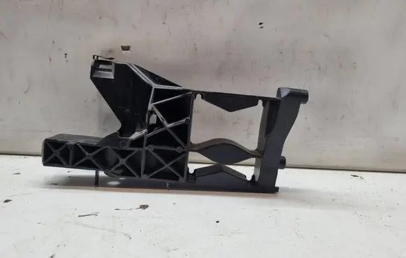 Audi A6 S6 C7 4G Headlight/headlamp mounting bracket 4G0805607