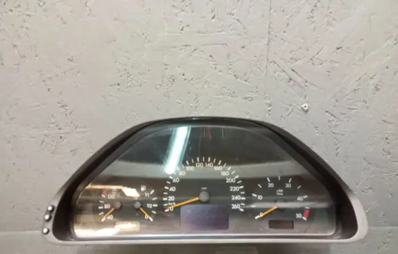 Mercedes-Benz E W210 Speedometer (instrument cluster) A2105405248