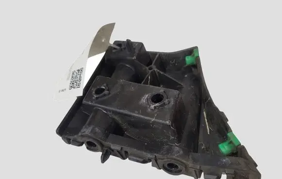 Volvo V40 Front bumper mounting bracket 31425110