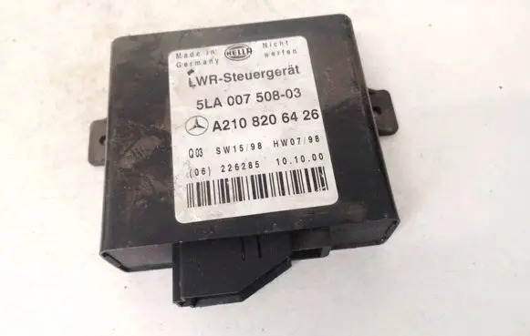 Mercedes-Benz E W210 Light module LCM a2108206426 5la007508-03