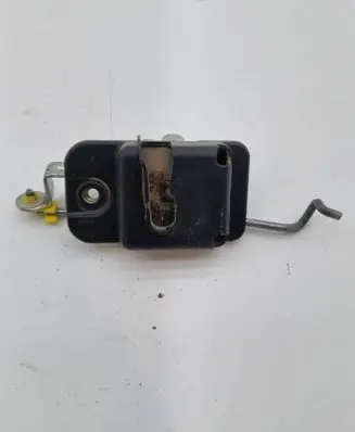 Chrysler Pacifica Fuel tank cap lock