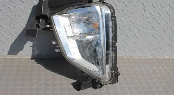 Mitsubishi Eclipse Cross Front fog light HALOGEN-KIERUNEK-L