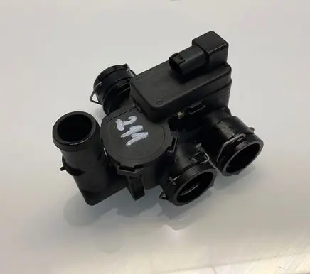 Mercedes-Benz E W211 Coolant heater control valve A2118320584 2118320584