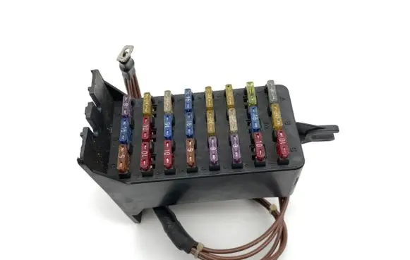 Jaguar XJ X40 Fuse module DBC6526