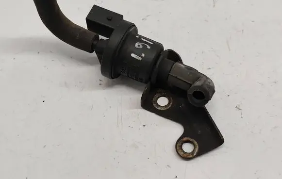 Mercedes-Benz A W168 Valve vacuum 0280142328 A0004764532 0004764532