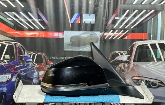 BMW 1 F20 F21 Front door electric wing mirror 
