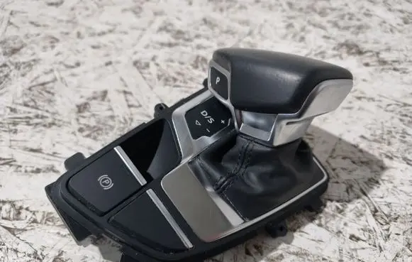 Audi A4 S4 B9 Gear shifter surround trim plastic 8W1713111C 240816 0353468