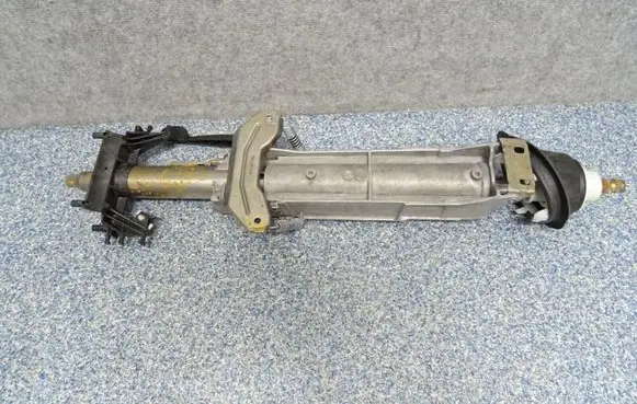 Steering wheel axle set