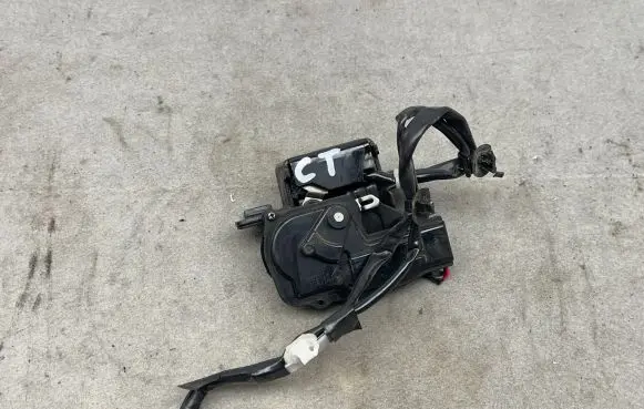 Lexus CT 200H Tailgate/trunk/boot lock/catch/latch
