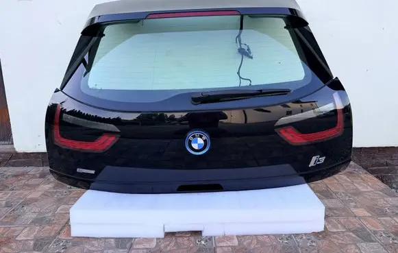 BMW i3 Truck tailgate
