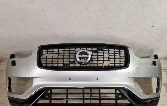 Volvo XC90 Front bumper 31690641