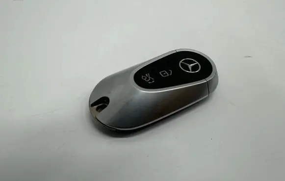 Mercedes-Benz C W206 Ignition key/card A2069056505