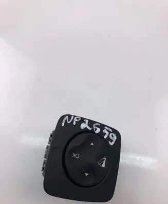 Wing mirror switch
