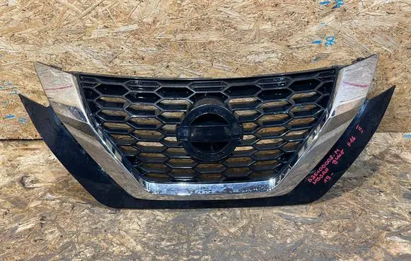 Front bumper upper radiator grill