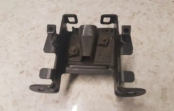 Volvo S80 Seat back rest lock catch 